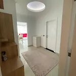 Sa Apartments! 2bd Flat 200m To The