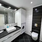 Sa Apartments! 2bd Flat 200m To The