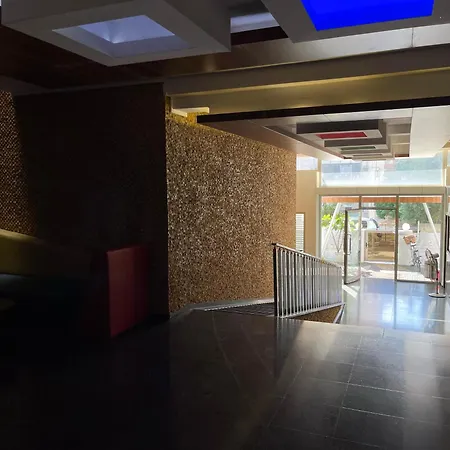 Sa Apartments! 2bd Flat 200m To The 아파트