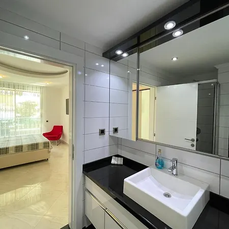 Sa Apartments! 2bd Flat 200m To The *