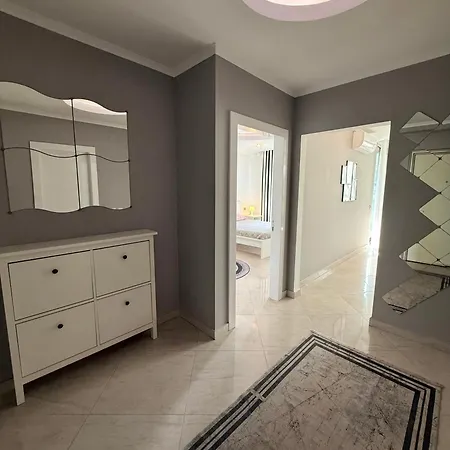 Sa Apartments! 2bd Flat 200m To The