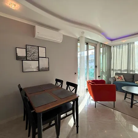 Sa Apartments! 2bd Flat 200m To The *