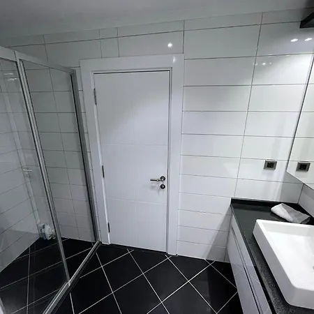 Sa Apartments! 2bd Flat 200m To The